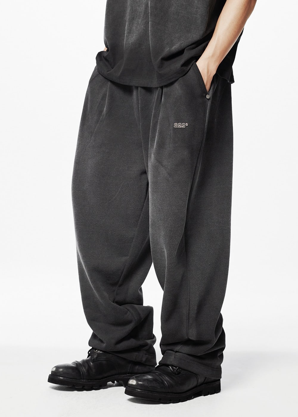 Pigment Oversized Fit Sweat Pants _CHARCOAL 피그먼트 오버사이즈 핏 스웨트 팬츠_차콜