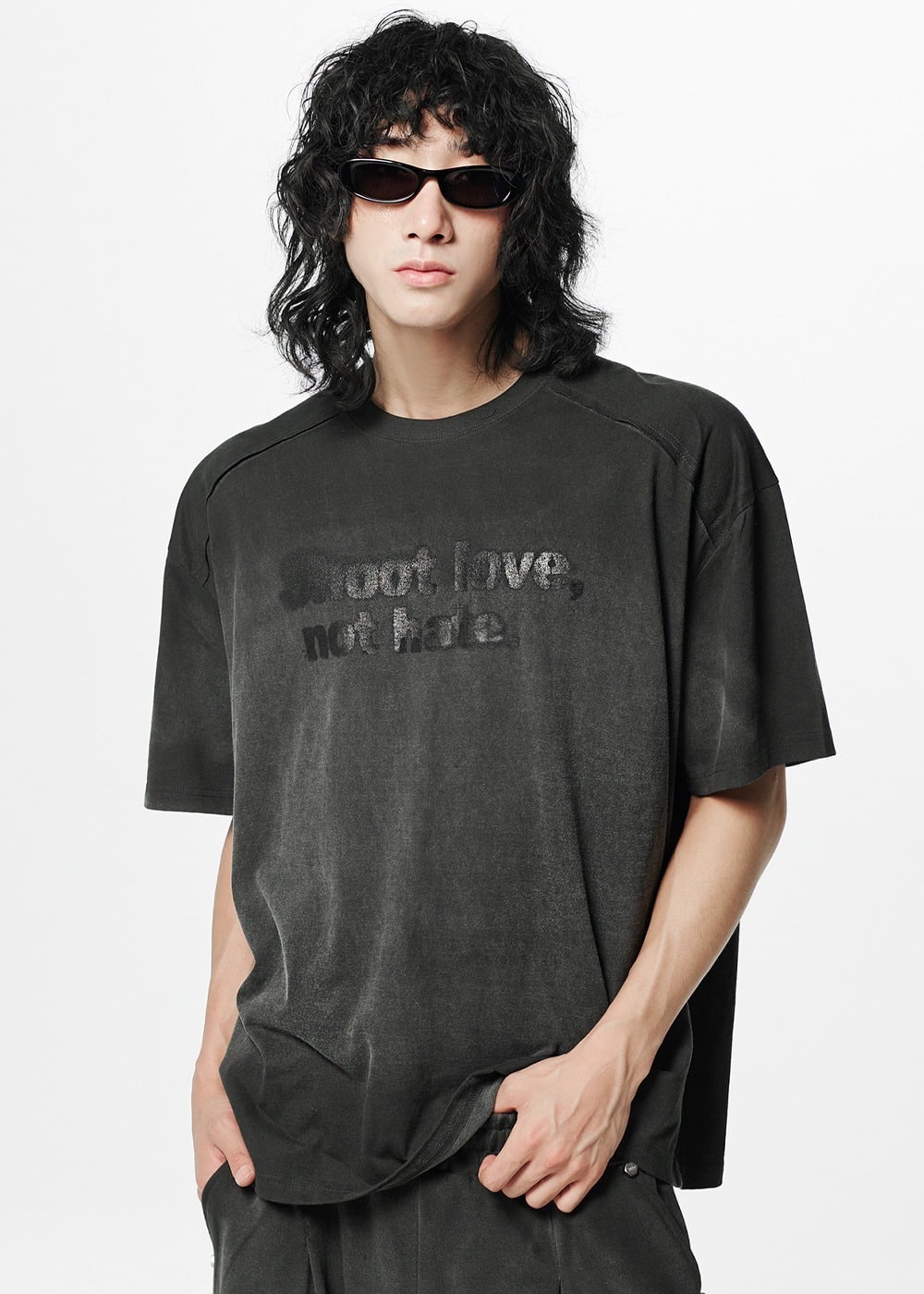 Oversized Fit Shoot Love short sleeve t-shirt_BLACK 오버사이즈 핏 슛 러브 반팔 티셔츠_블랙